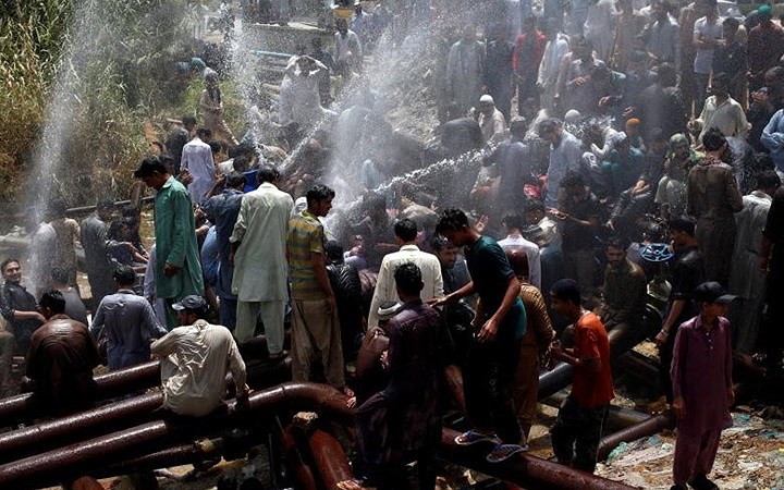 Hình ảnh nắng nóng kinh hoàng làm 65 người chết ở Pakistan